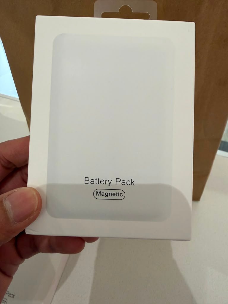 Magnetic Battery Pack 2 Magnetic Battery Pack – alternate view